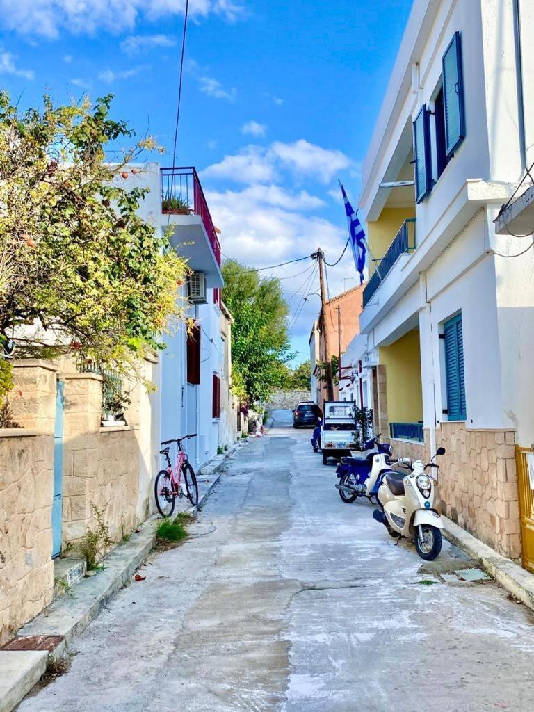 Appartement Vue Sur Mer Soul Family, Egine Aegina Exterior photo