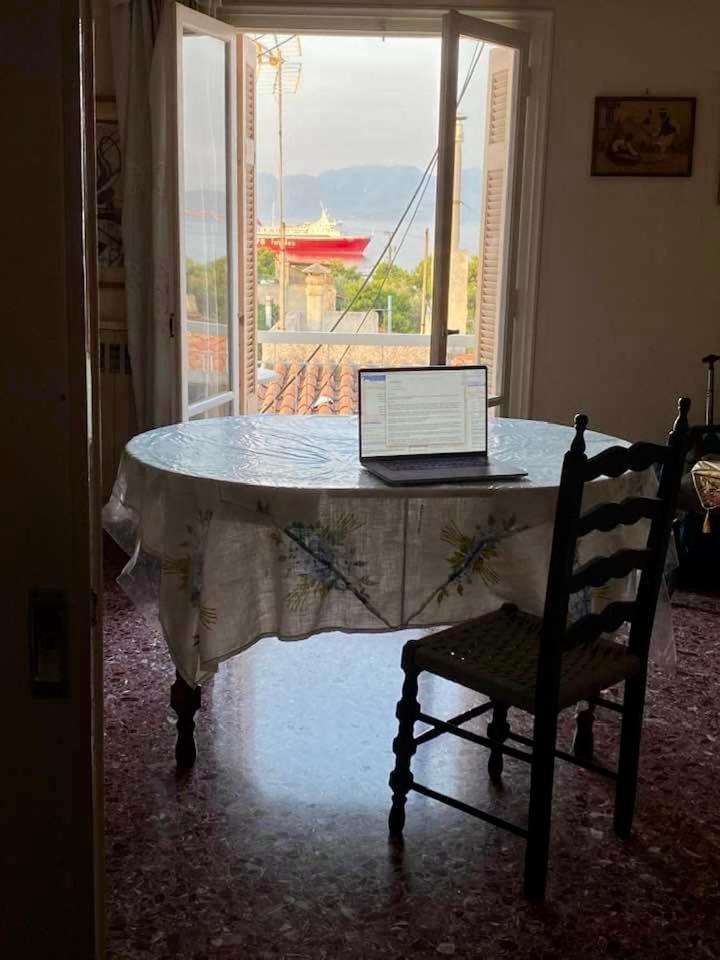 Appartement Vue Sur Mer Soul Family, Egine Aegina Exterior photo